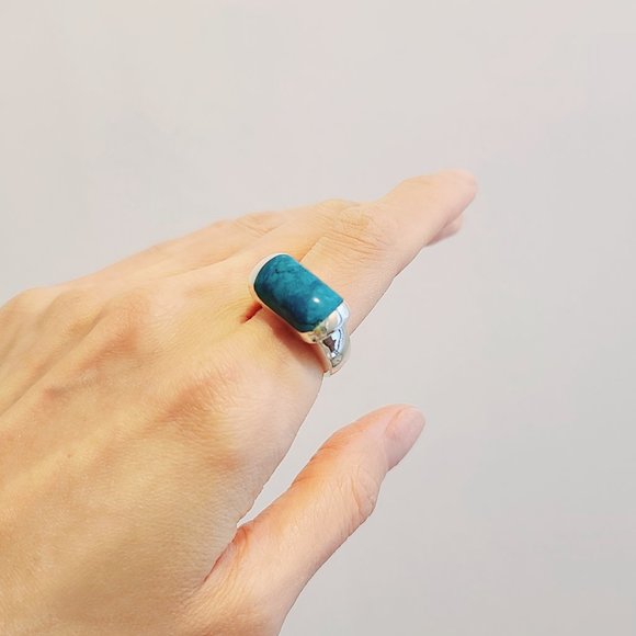 Sterling Silver and Resin Turquoise Center Signet Statement Ring - Picture 4 of 4